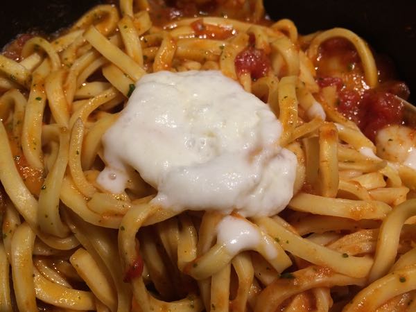 kiteretsu食堂・トマトのパスタ魔法の泡チーズ5